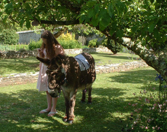 undertreewithkids